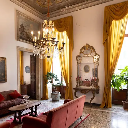 Palazzo Sinibaldo Fieschi *